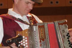 1370_gross