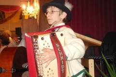 1572_gross